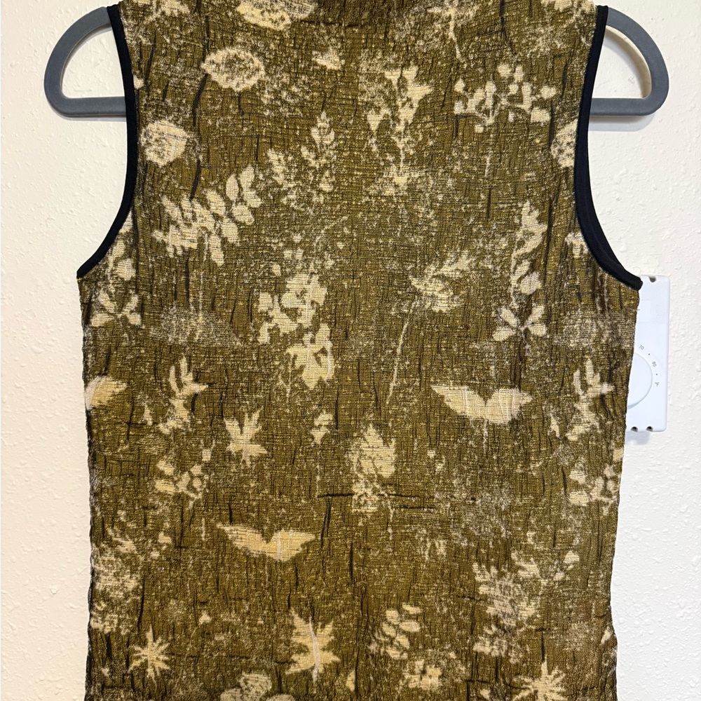 Floral Patterned Sleeveless Top